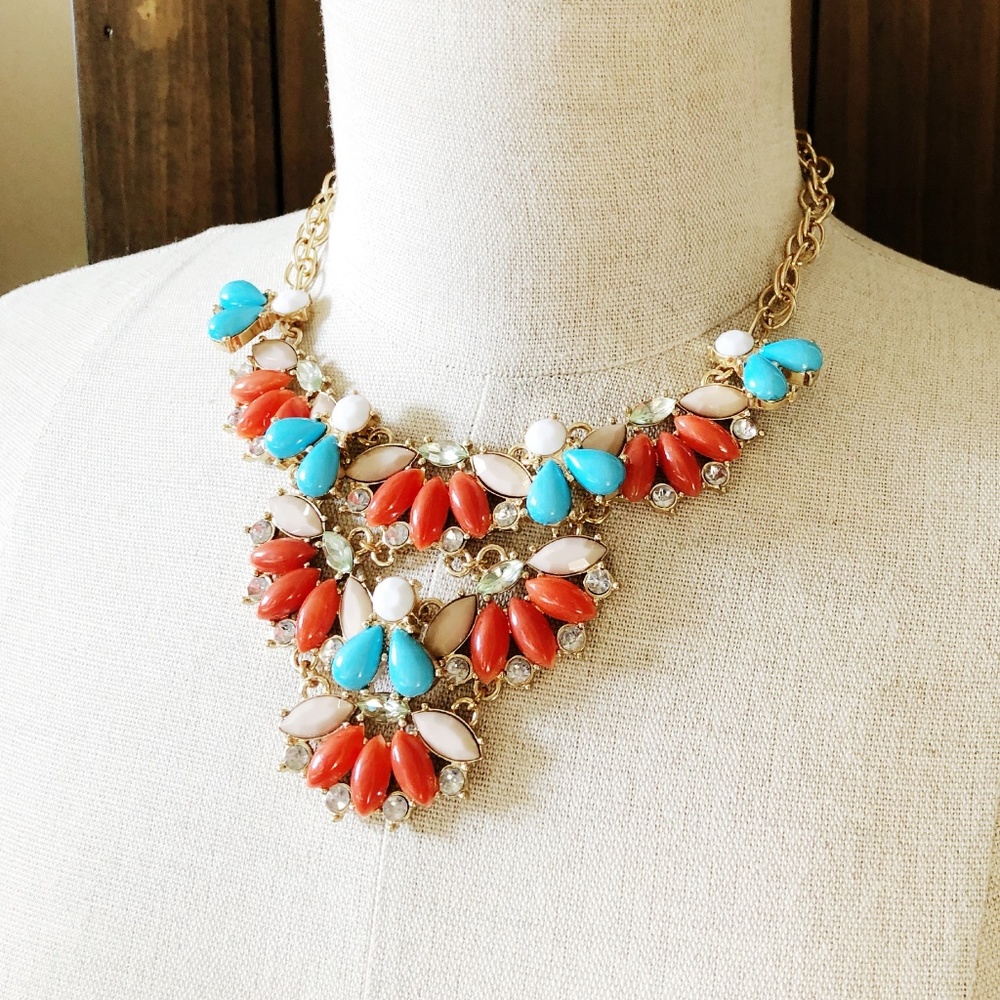 Nordstrom Lee By Lee Angel Raffia Festive Statement NEcklace NWT 125 and Pouch